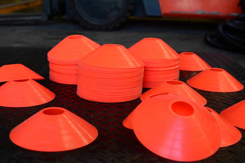Imagen de conos de plástico para entrenamiento deportivo